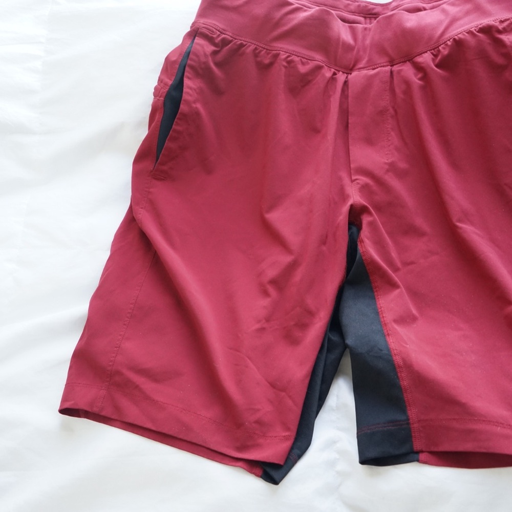 Lululemon 9“ Short with Liner
